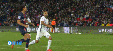 斯通斯伤情未明，曼城欧冠遭遇防线轮换危机（斯通斯伤势未知，曼城欧冠后防轮换告急）