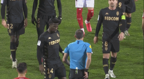 加纳国脚弗朗西斯已经在日本接受手术，之后将返回法国康复