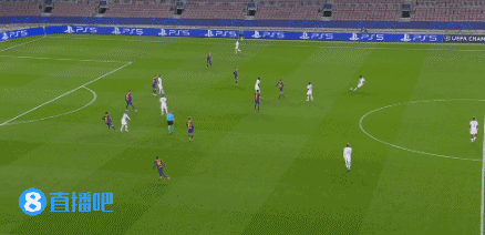 波媒：莱万与巴萨均未确定是否续约，将等到明年再做决定