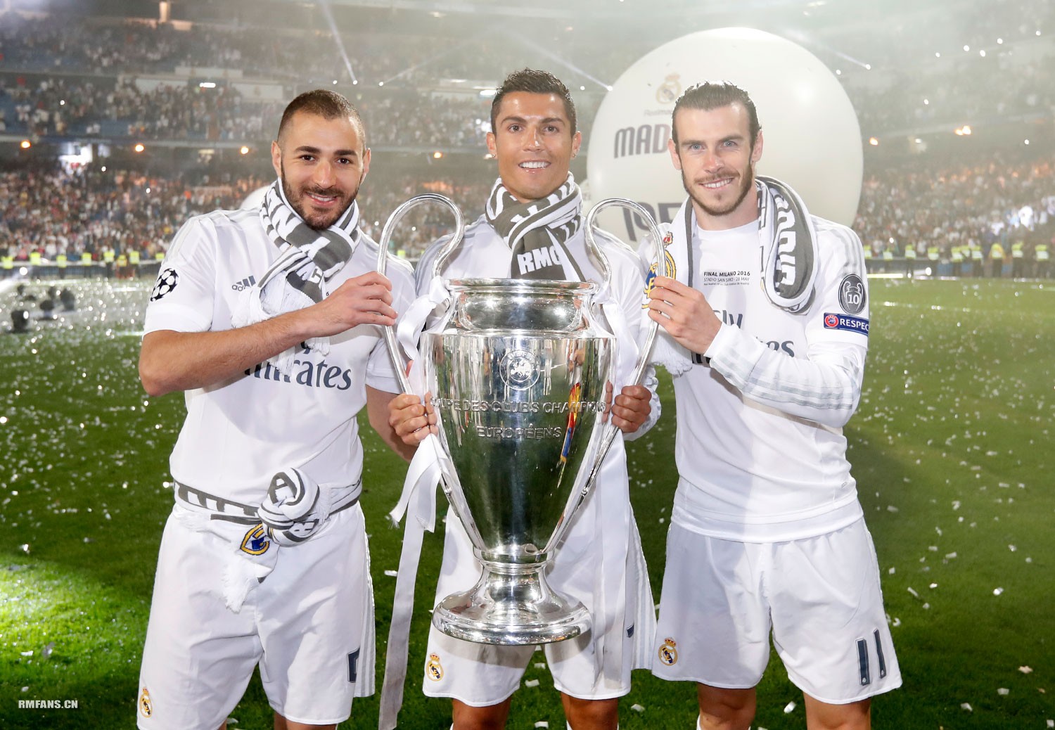 心念老东家！奥斯卡社媒晒照观看海港vs柔佛亚冠比赛